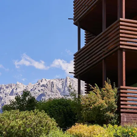 Saleghes Dolomites Aparthotel Selva di Val Gardena